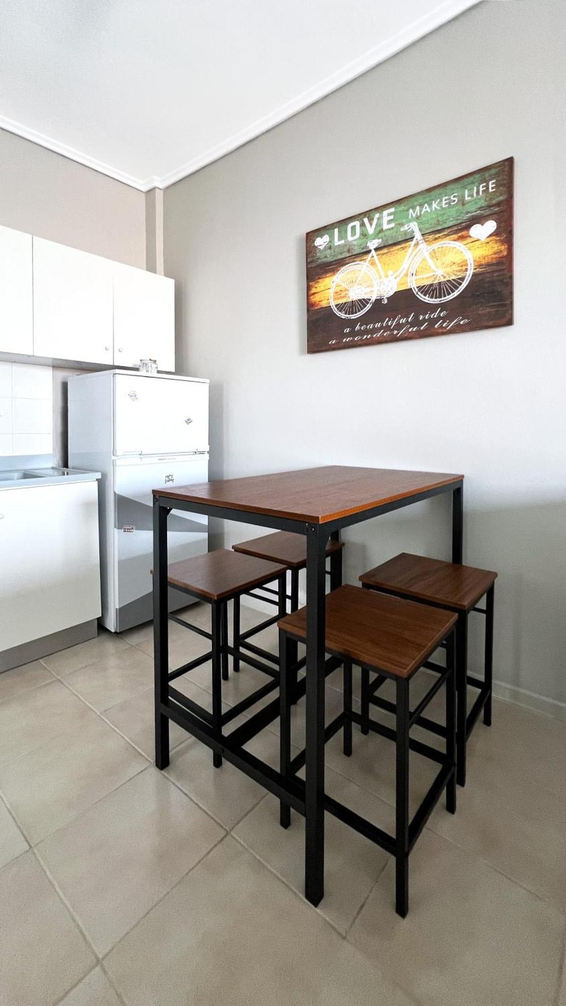 Rona Vista Cozy Veranda Apartment